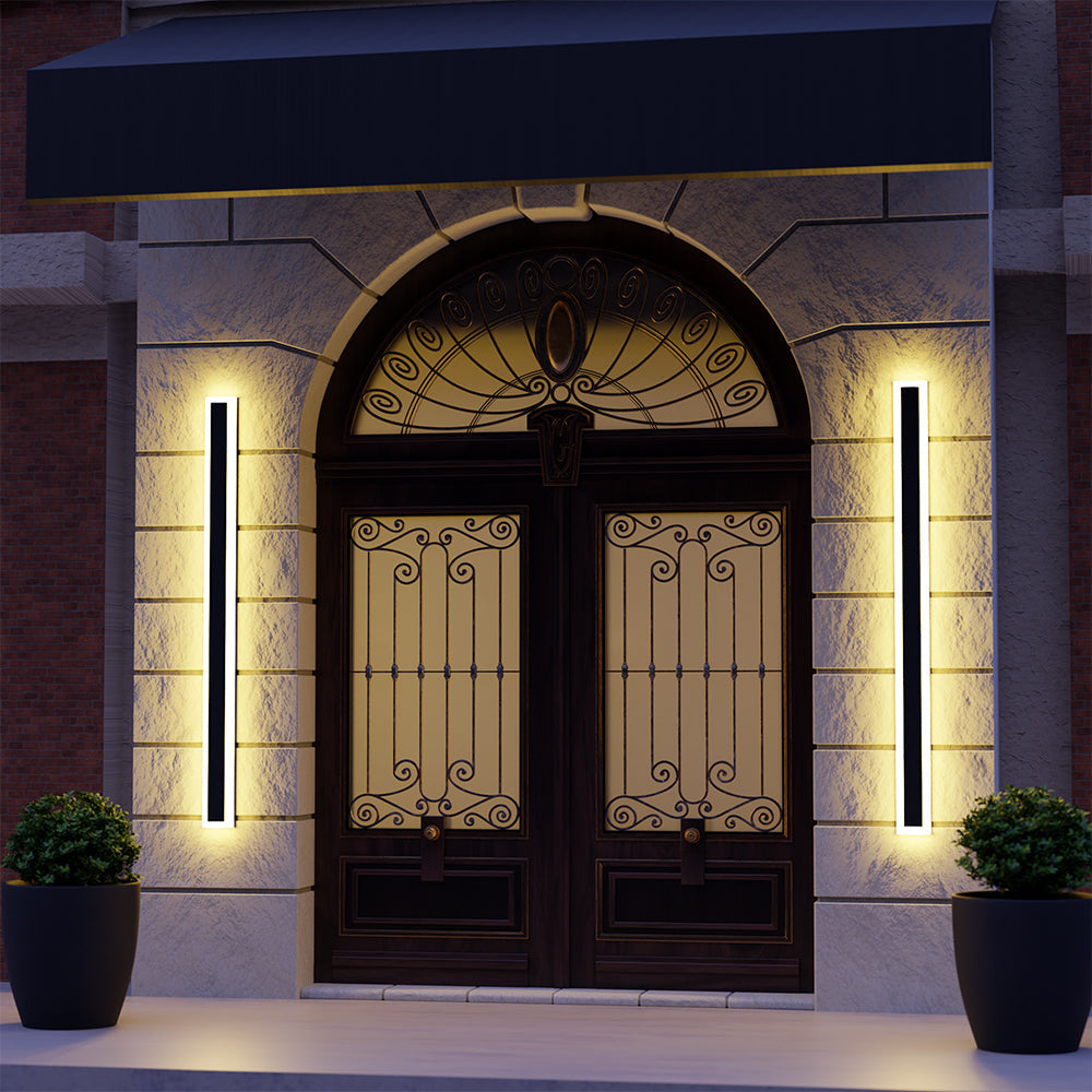 Frostline Linear Outdoor Wall Lamp with Acrylic Pane | Lersk