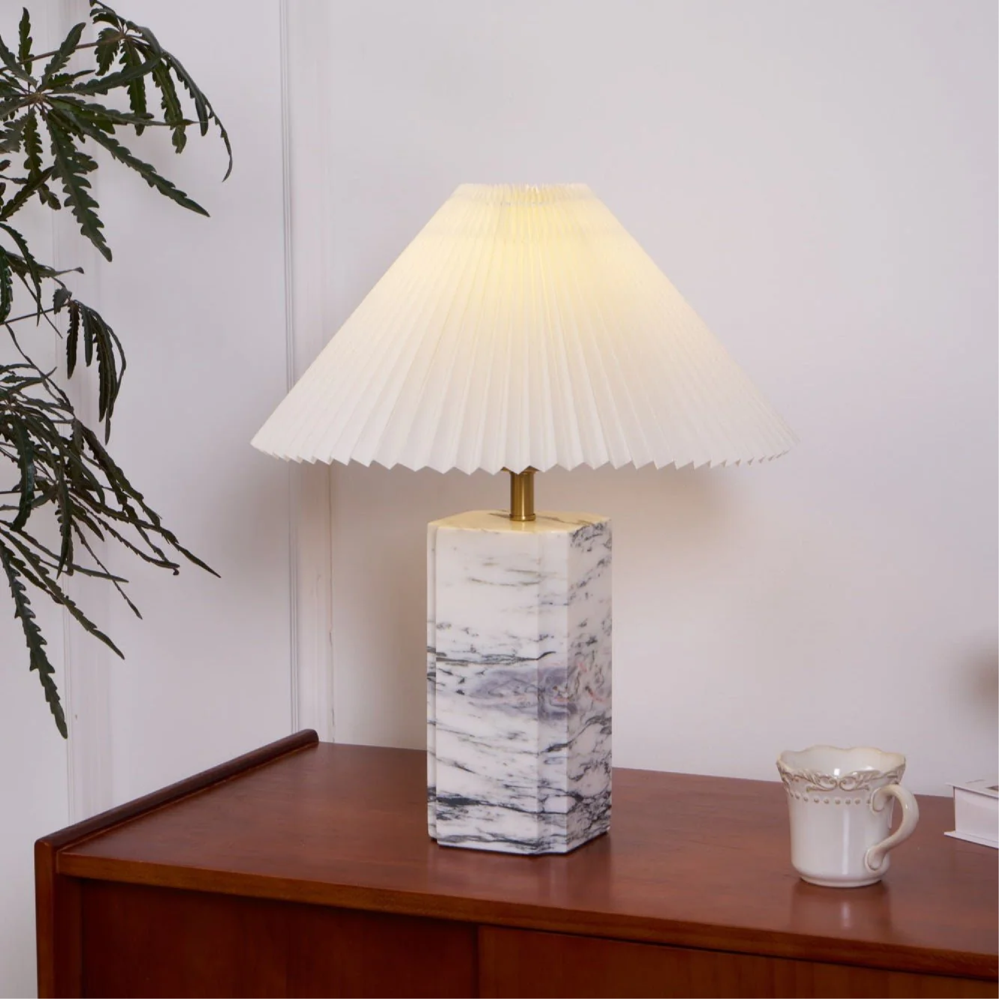 Luksuriøs marmorbordlampe til moderne minimalistisk boligbelysning | Lersk