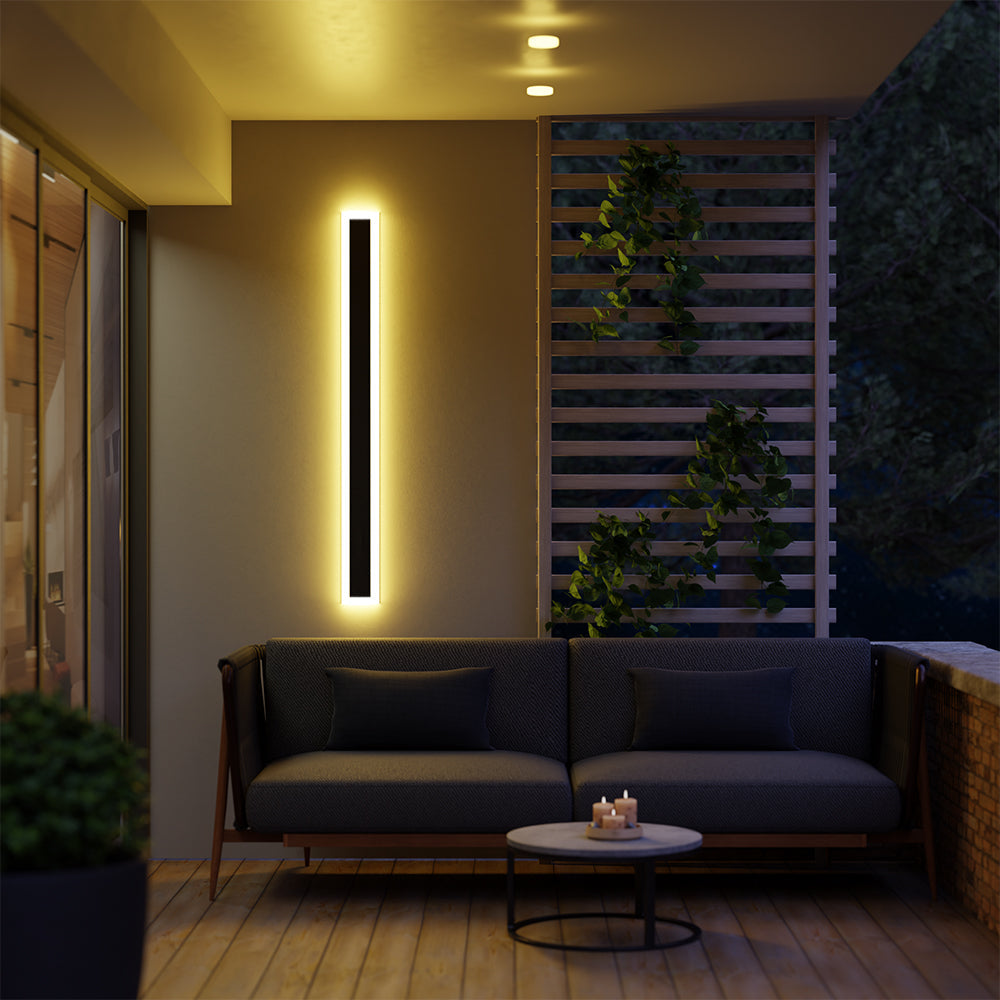 Frostline Linear Outdoor Wall Lamp with Acrylic Pane | Lersk