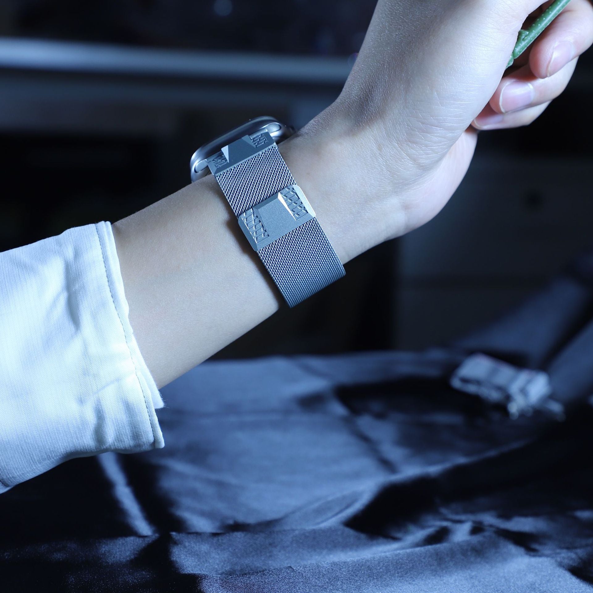 Arden Milanese Magnetic Loop Strap For Apple Watch | Lersk