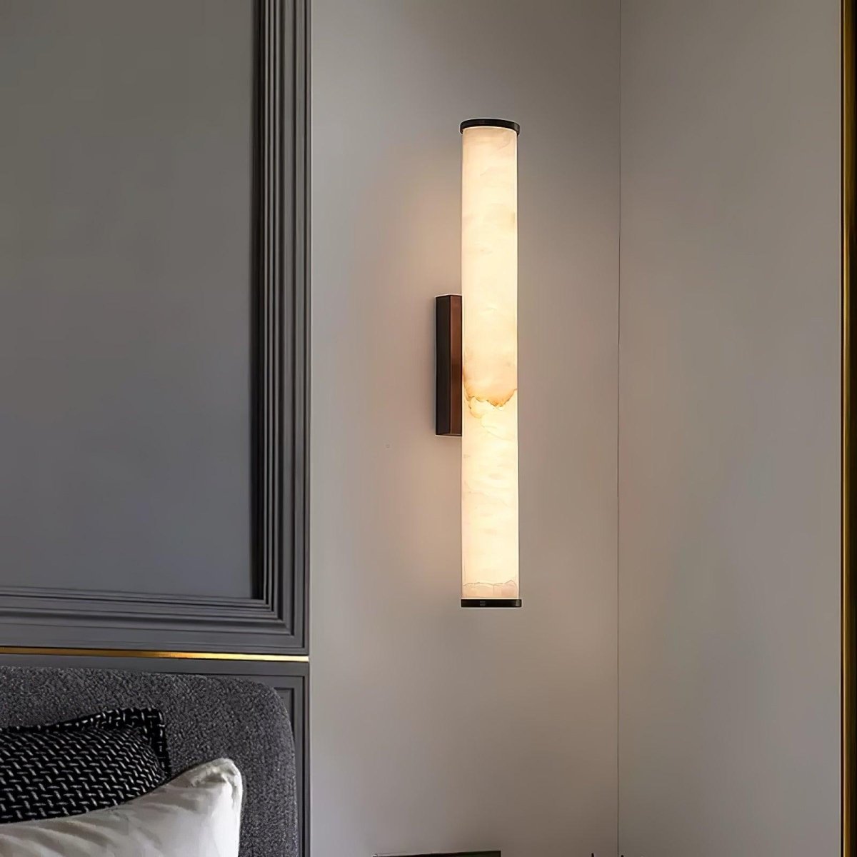 LED-Wandleuchte mit Alabaster-Röhrendesign, 1 Licht | Lersk