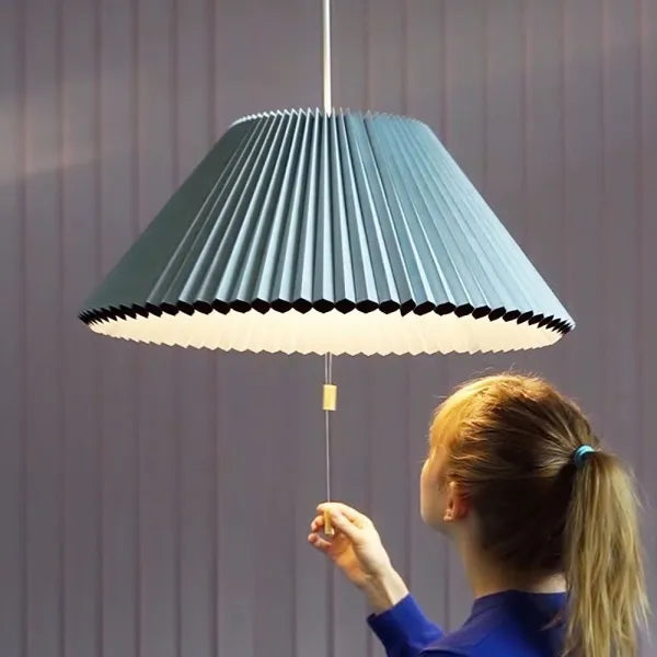 מנורת תלייה LED מתכווננת LumiraFlex לעיצוב פנים מודרני | Lersk