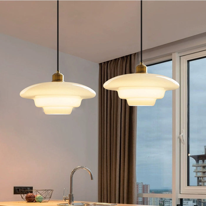 Závěsné svítidlo Astria Ivory Glass pro retro interiéry 50. let | Lersk