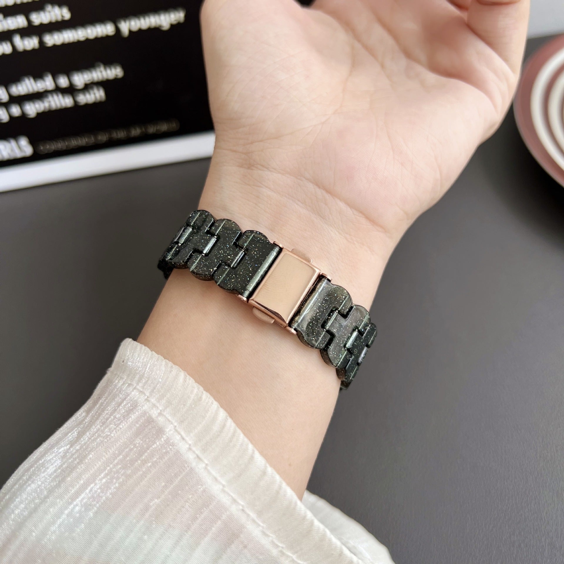 Fiora prsten z pryskyřice ve tvaru okvětního lístku pro Apple Watch | Lersk
