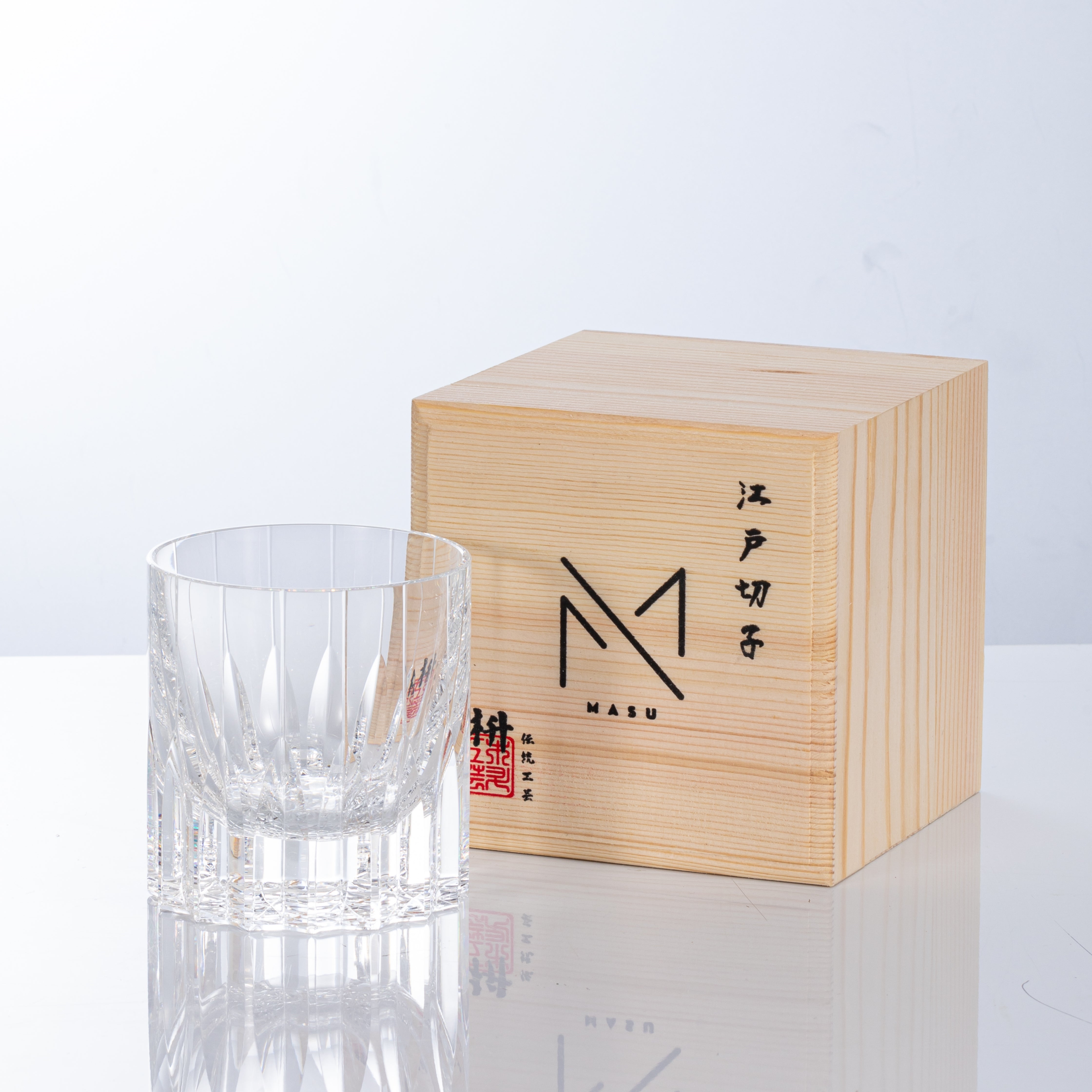 Togane | Mehrfarbige Kiriko-Stil Whiskygläser mit Holzkiste | Lersk