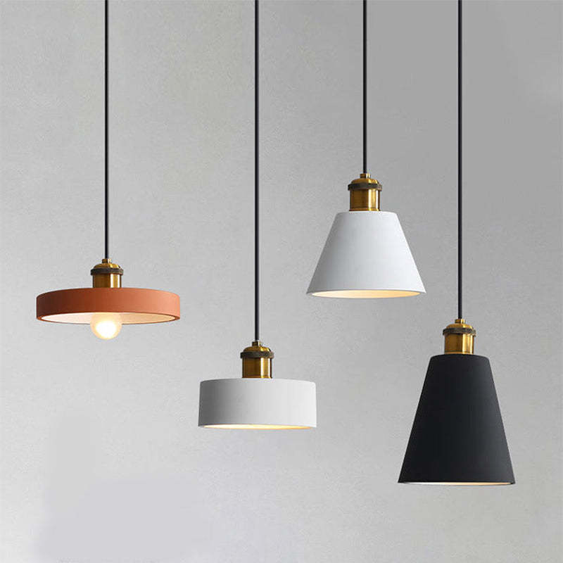 LumaForge Lampadario Moderno in Metallo e Resina per Soggiorni | Lersk