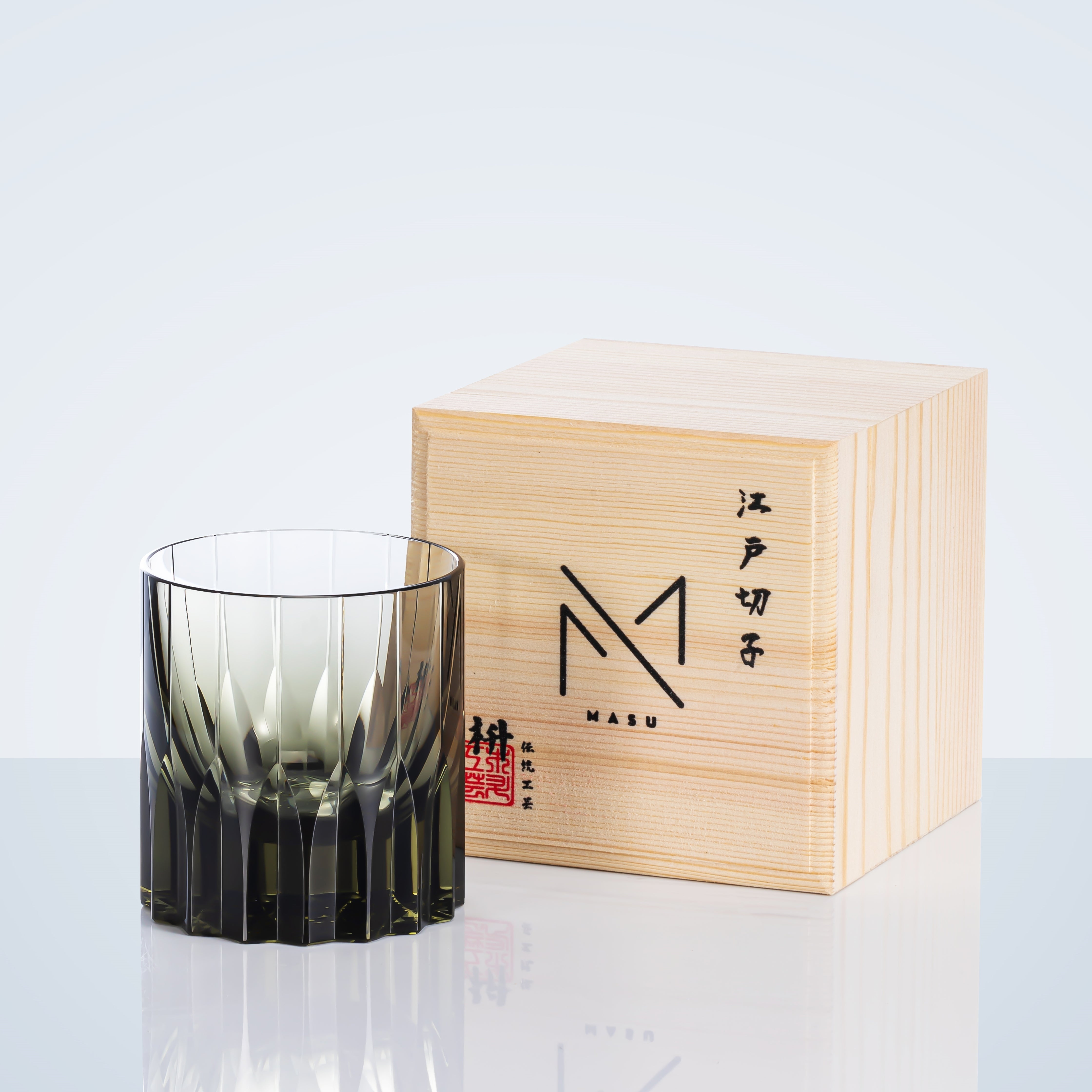 Togane | Mehrfarbige Kiriko-Stil Whiskygläser mit Holzkiste | Lersk