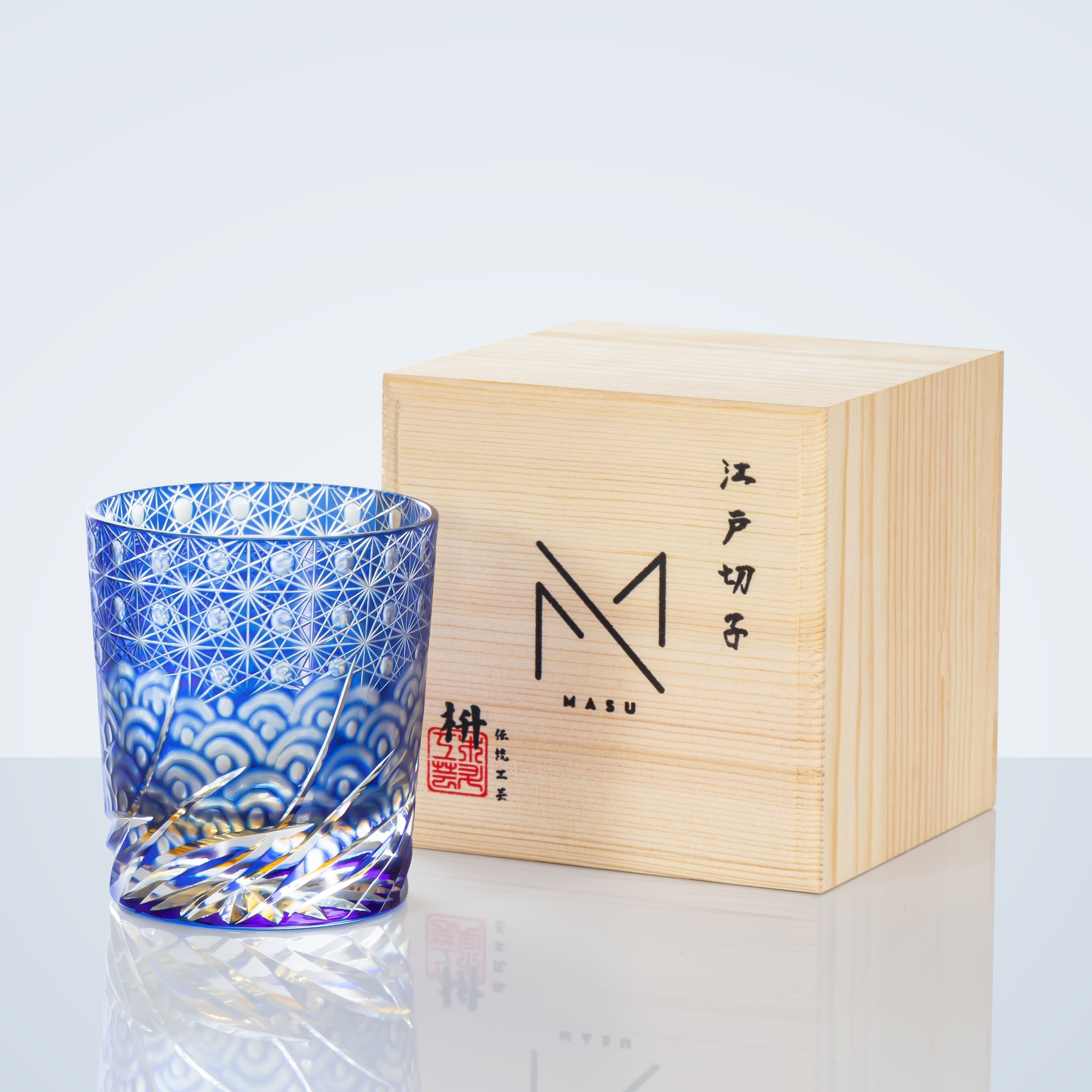 Kirrea handgefertigtes Whiskyglas in Blau und Bernstein mit Holzkiste | Lersk