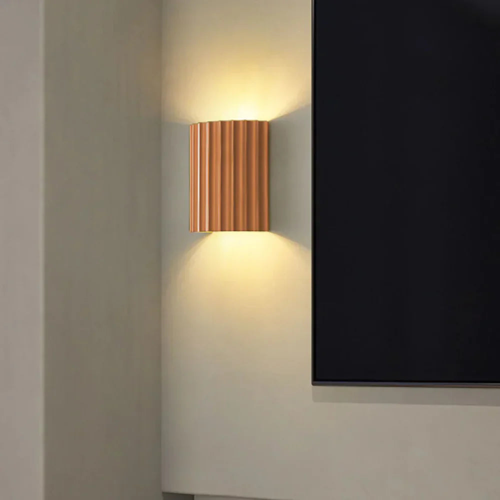 Minimalistická nástěnná lampa s jemným ambientním světlem pro moderní domovy | Lersk