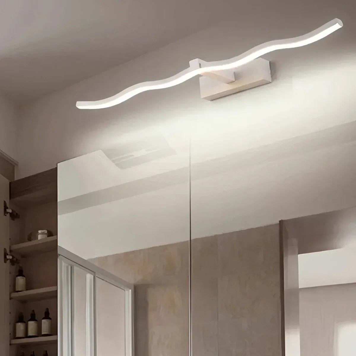 Aplique de pared lineal para baño con espejo | Lersk