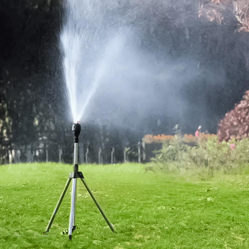 Drehbarer Dreibein-Rasensprenger für Gartenbewässerung und Außenbereich, einfach zu positionieren | Lersk