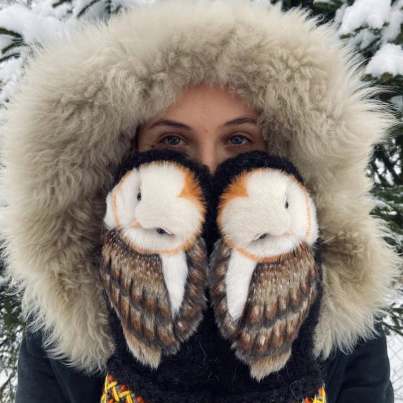 Nordische handgestrickte Wollfäustlinge mit Eulenmotiv für gemütliches Winterwetter und den Alltag | Lersk