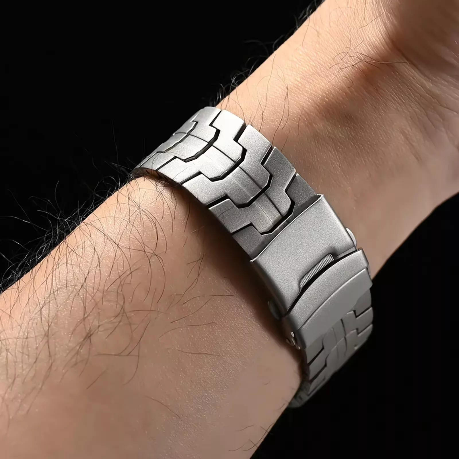 Averon Titanium Band for Ultra Smartwatch | Lersk