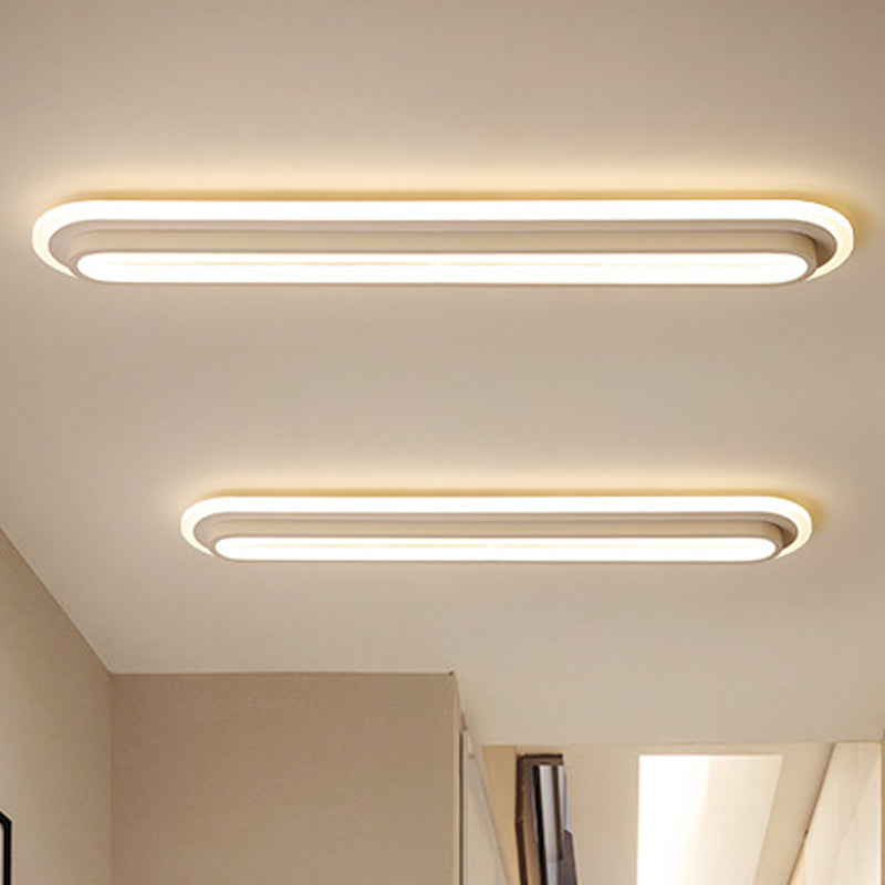 Owalna lampa sufitowa LED czarna lub biała z akrylowym dyfuzorem | Lersk