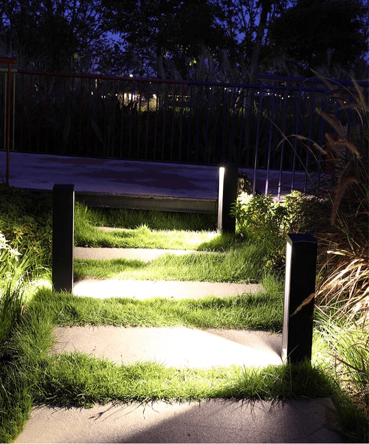 Bramwell Outdoor LED Lawn Lamp | Lersk