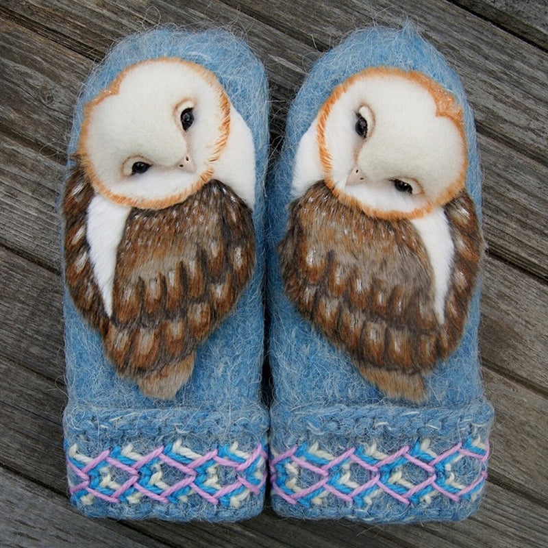 Nordische handgestrickte Wollfäustlinge mit Eulenmotiv für gemütliches Winterwetter und den Alltag | Lersk