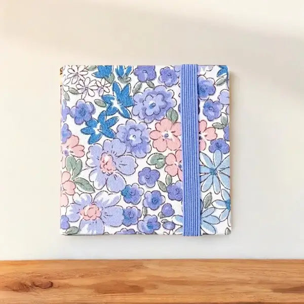 Portable Watercolor Paint Box Set With 24 Colors For Artists On The Go While Traveling | Lersk