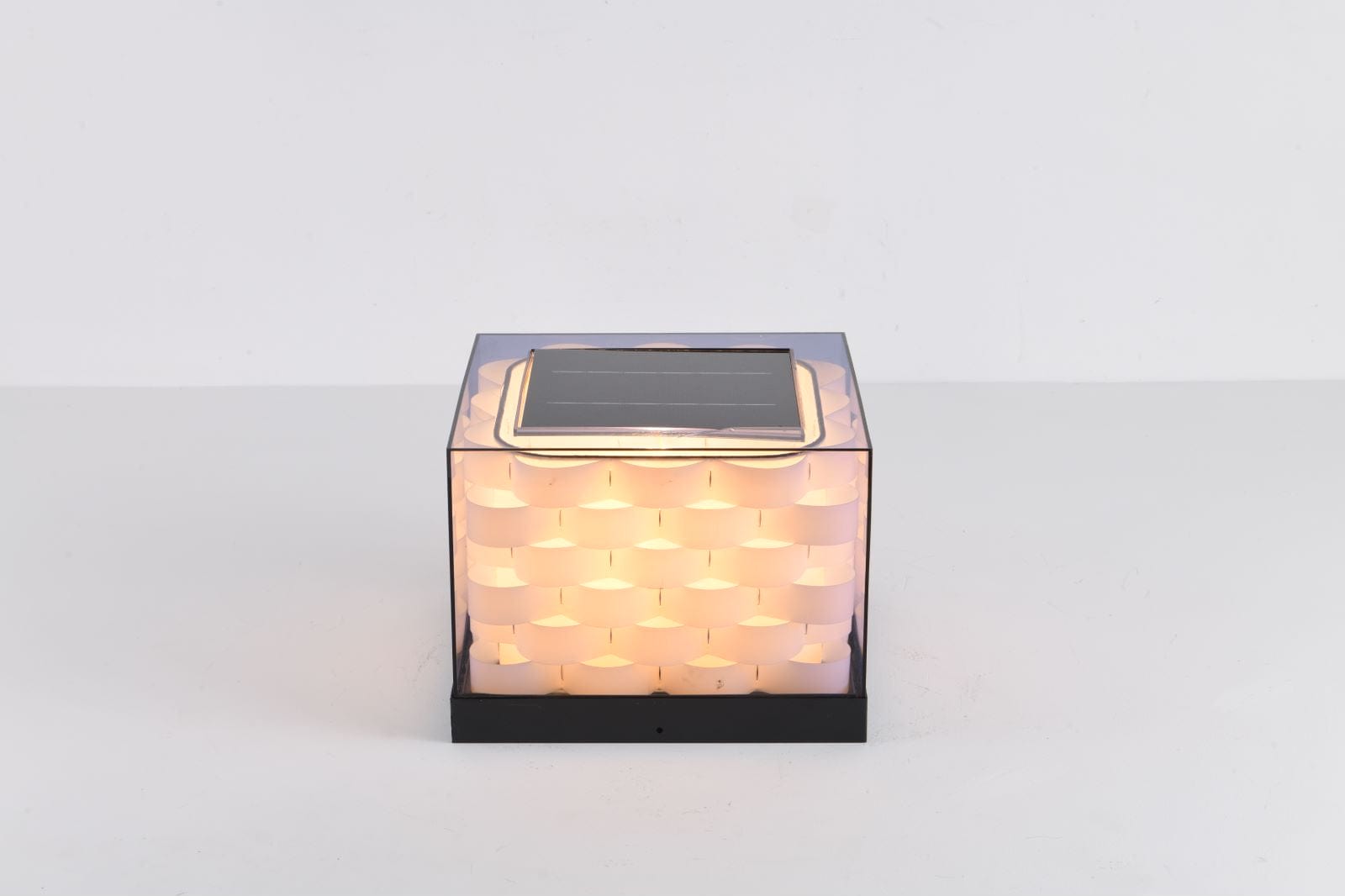 Kirrea | Pletené solární venkovní světlo Cube | Lersk
