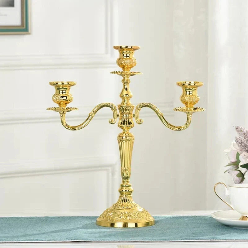 GildedNocturne Kerzenleuchter Eleganter Zeitloser Kerzenhalter für Klassische Wohnkultur und Kaminsimse | Lersk