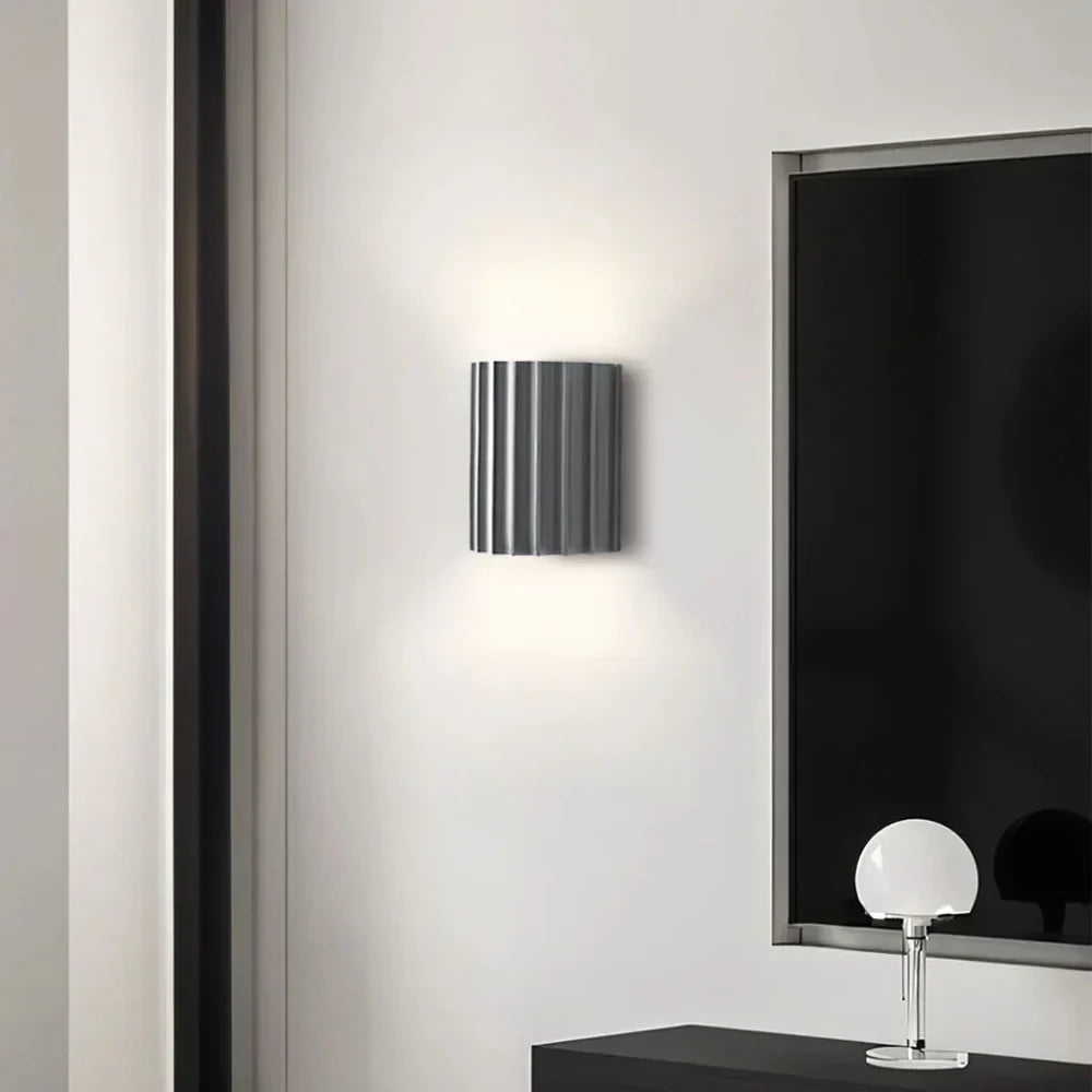 Minimalistická nástěnná lampa s jemným ambientním světlem pro moderní domovy | Lersk