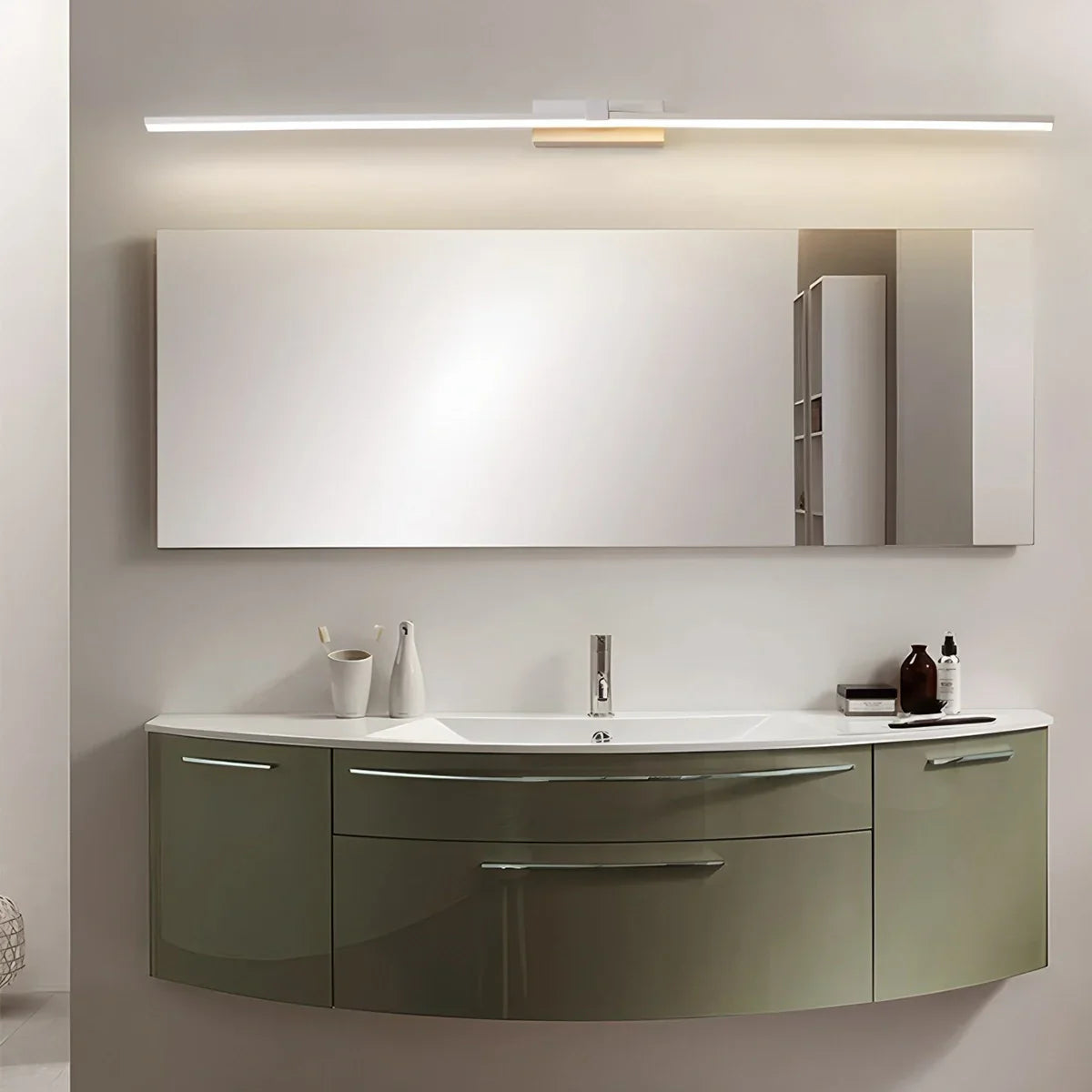Aplique de pared lineal para baño con espejo | Lersk