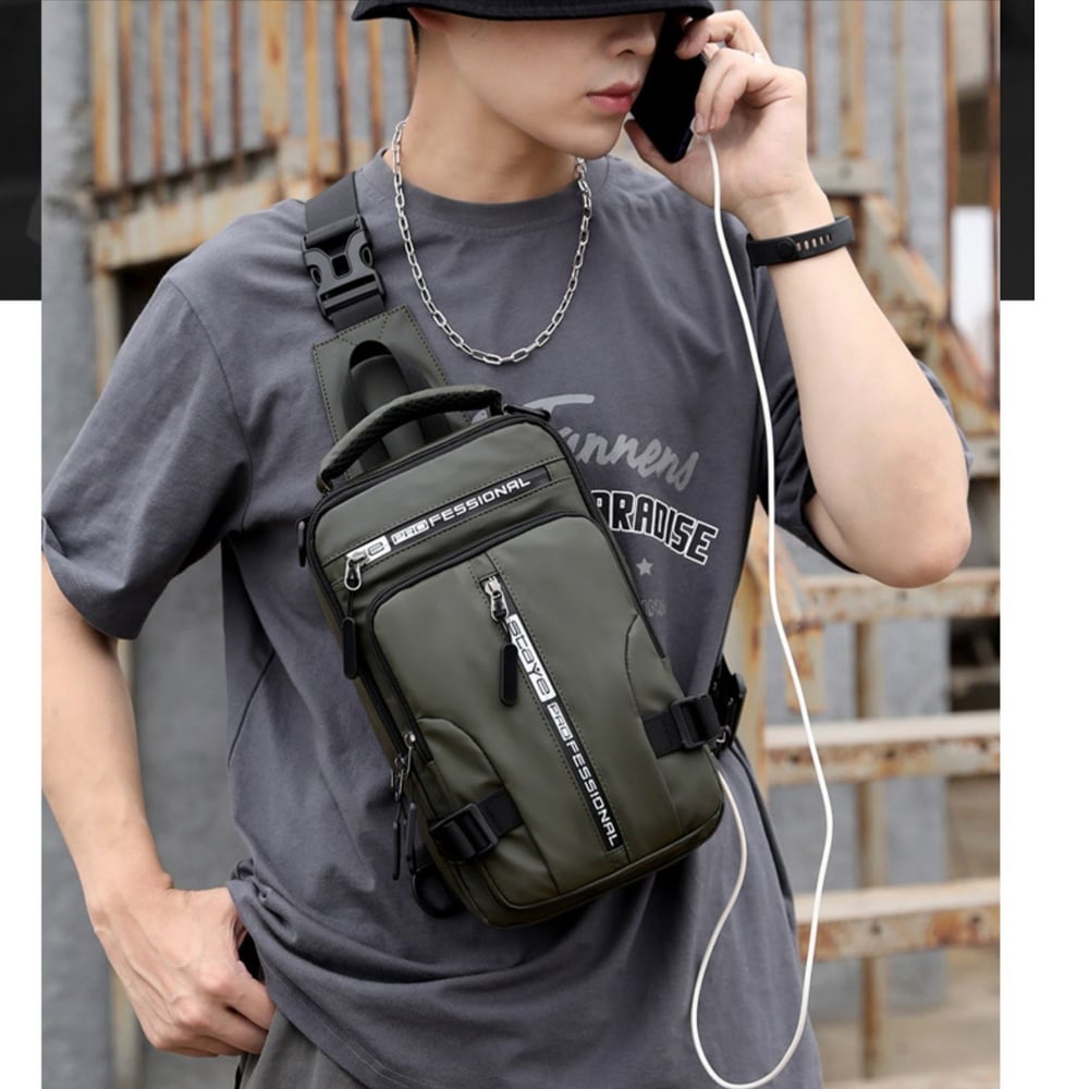 AeroCarry Waterproof Crossbody Carryall for Everyday Use | Lersk