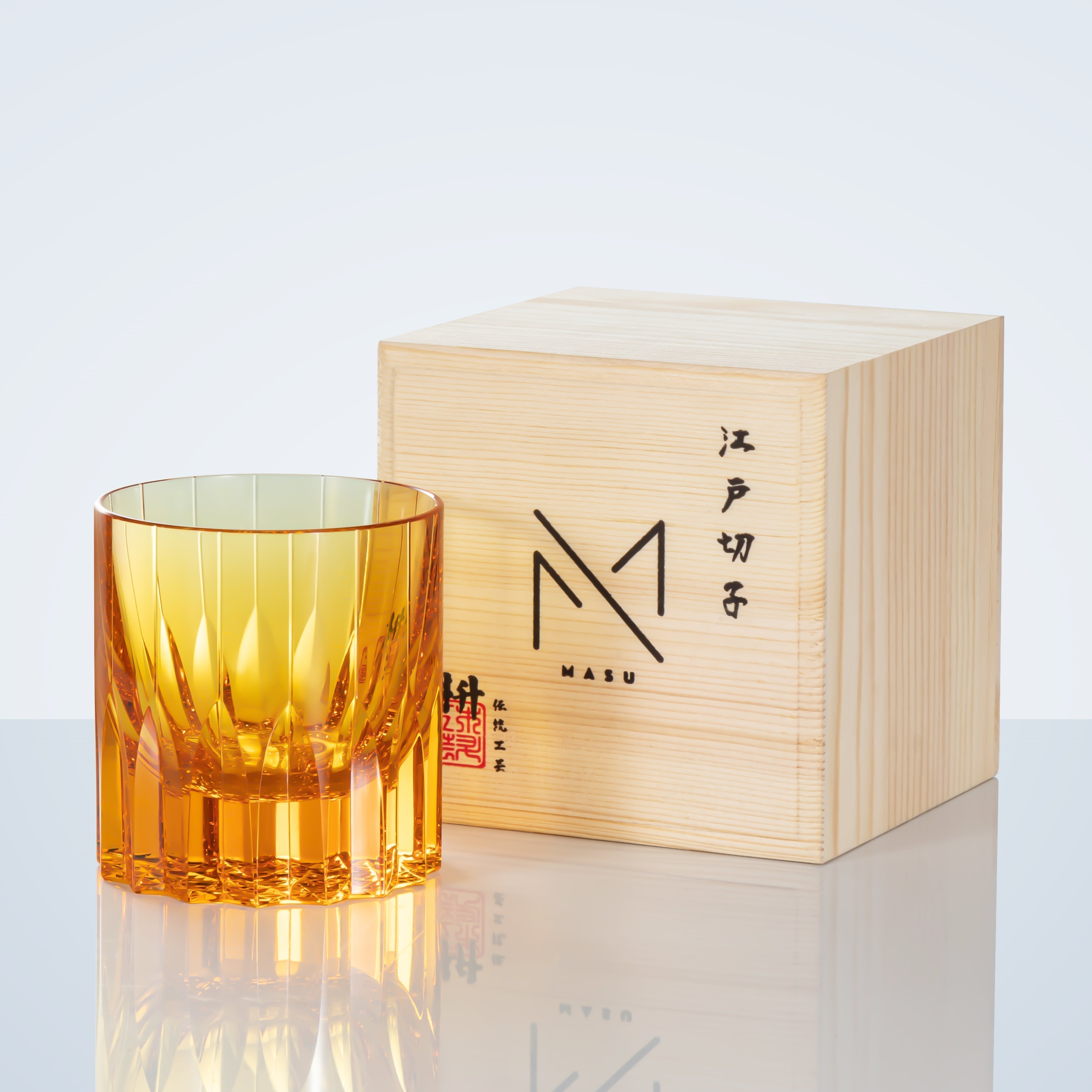 Togane | Mehrfarbige Kiriko-Stil Whiskygläser mit Holzkiste | Lersk
