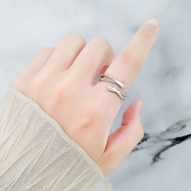 Hug Ring – Bestes Geschenk für geliebte Menschen, ein einfaches und dennoch elegantes Accessoire, das Bindung und Dankbarkeit feiert | Lersk