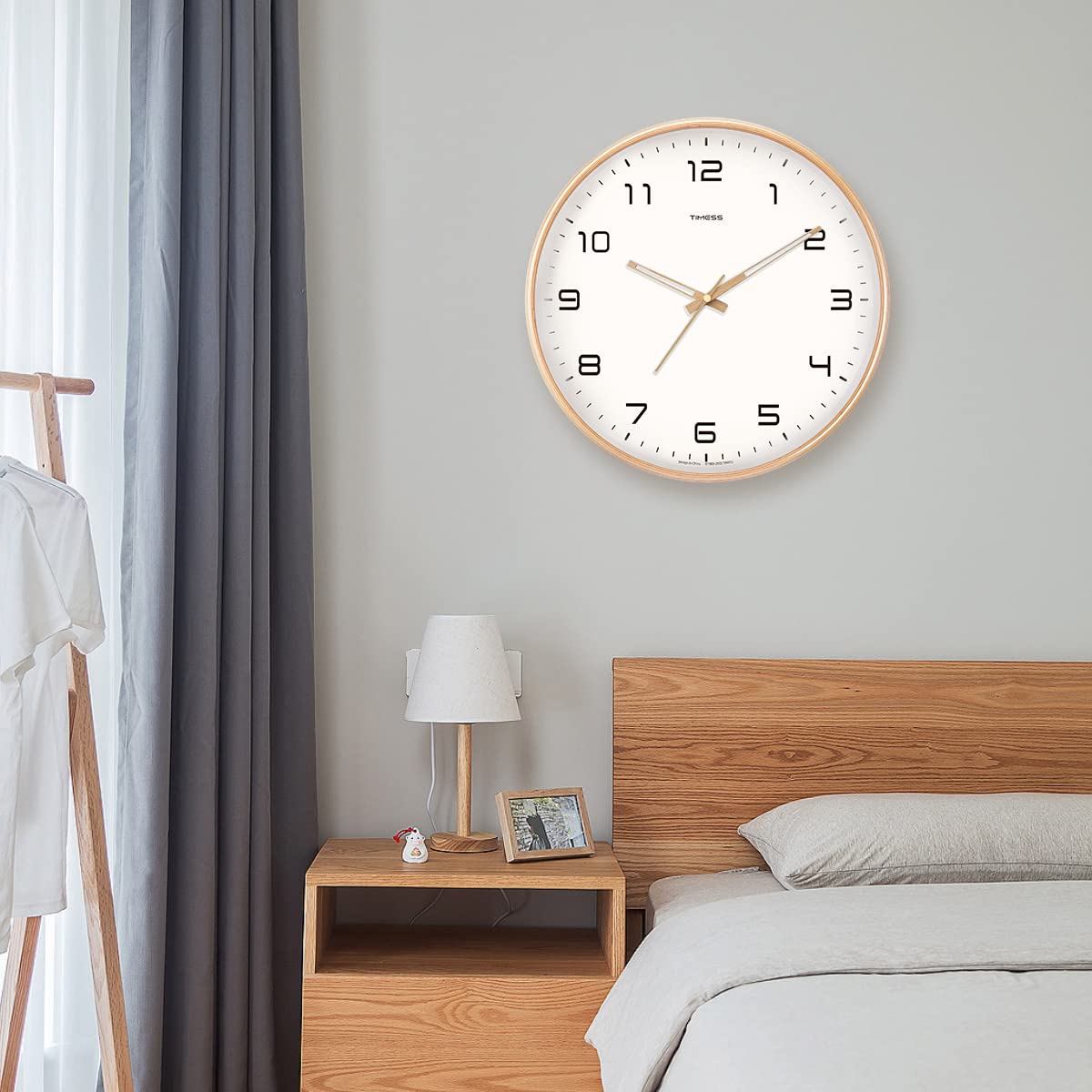 AuroraWood Analogue Wall Clock in Solid Wood for Home Decor | Lersk