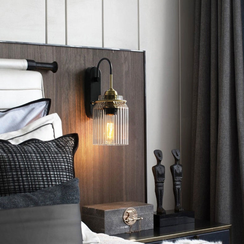 Wandleuchte im Vintage-Stil mit geriffeltem Glasschirm | Lersk