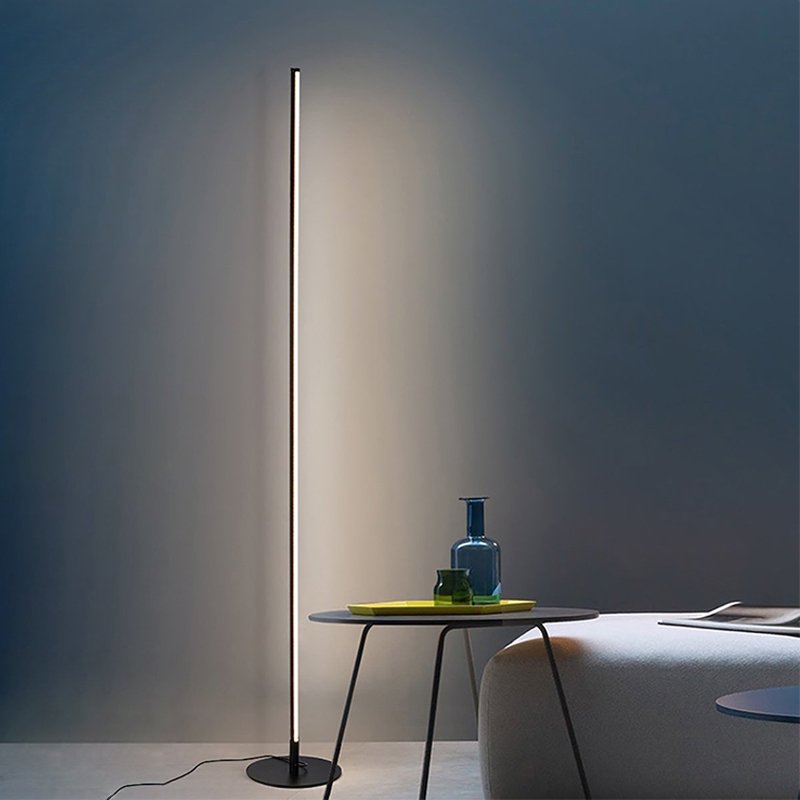 LuxeGlow Vloerlamp Met Afstandsbediening, Dimmer Voor Helderheid En Kleurtemperatuur | Lersk