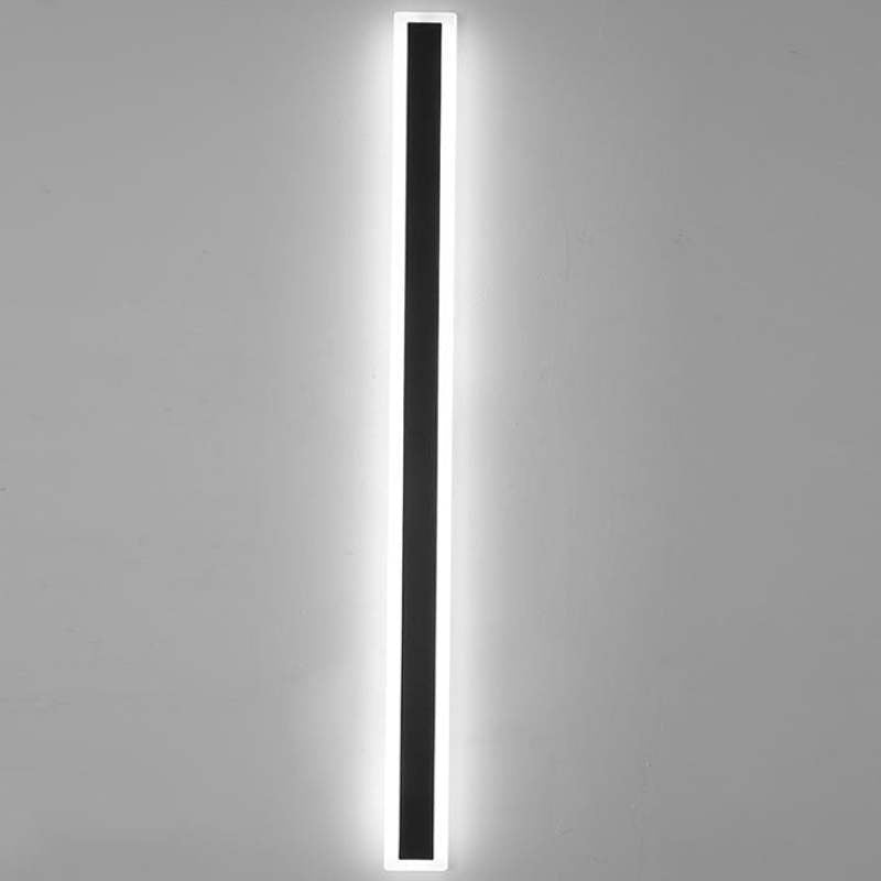 Frostline Linear Outdoor Wall Lamp with Acrylic Pane | Lersk