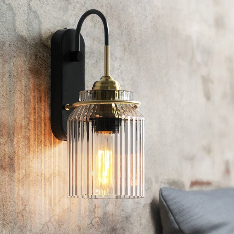 Wandleuchte im Vintage-Stil mit geriffeltem Glasschirm | Lersk