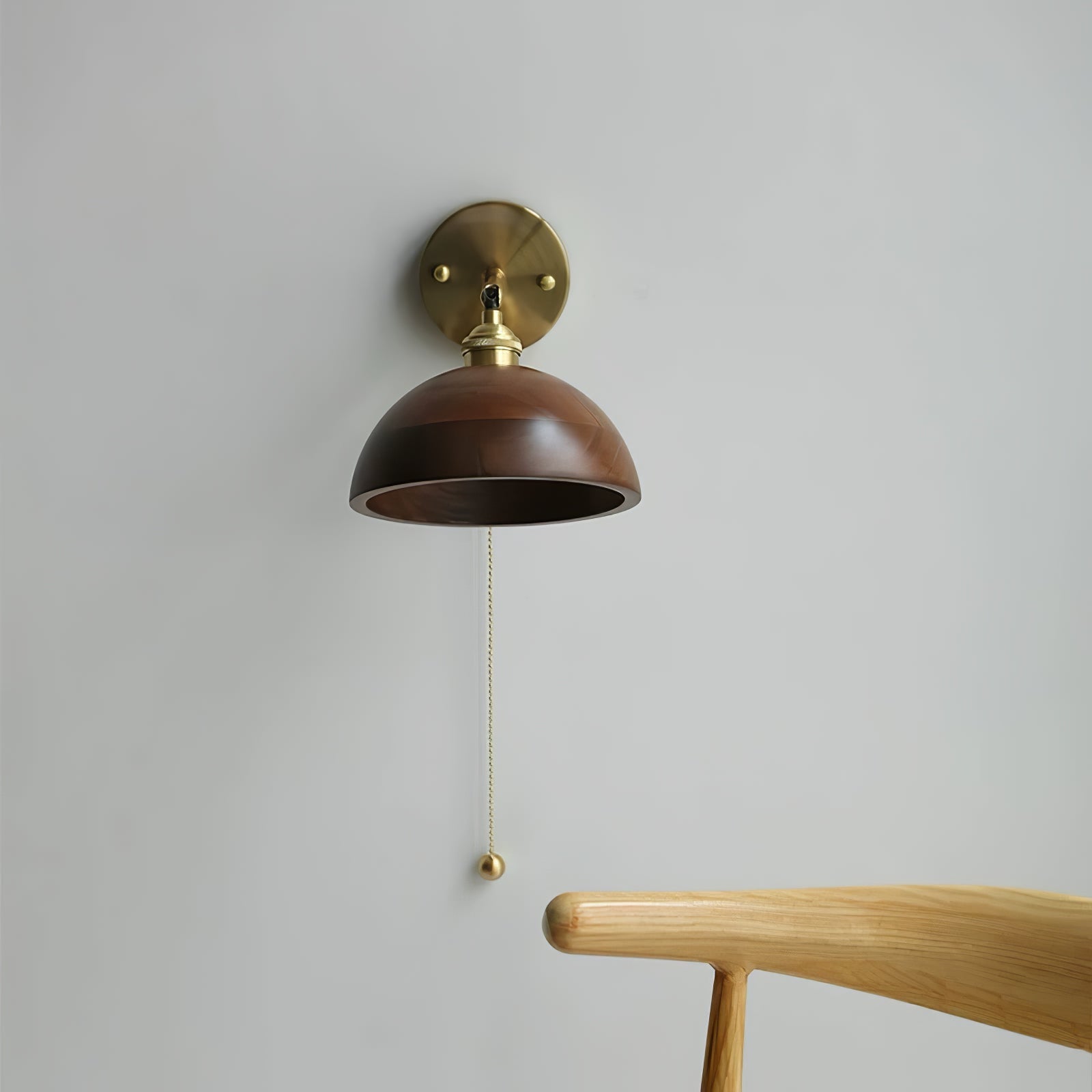 Aureo Vintage-Style Wood Wall Lamp with Pull Chain Switch | Lersk