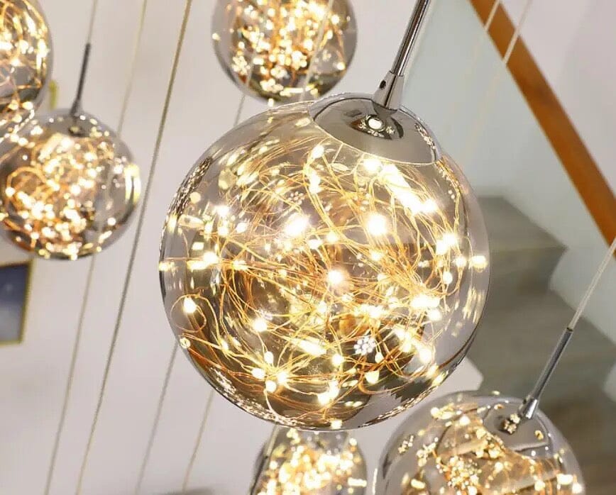 LuminaOrb lasipalloportaikon kattokruunu pehmeällä ympäröivällä valolla | Lersk