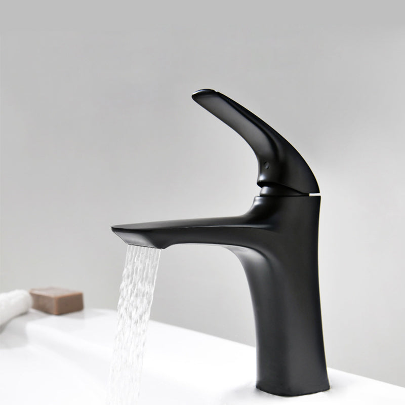 Brass Single-Lever Bathroom Faucet for One-Hole Sinks | Lersk