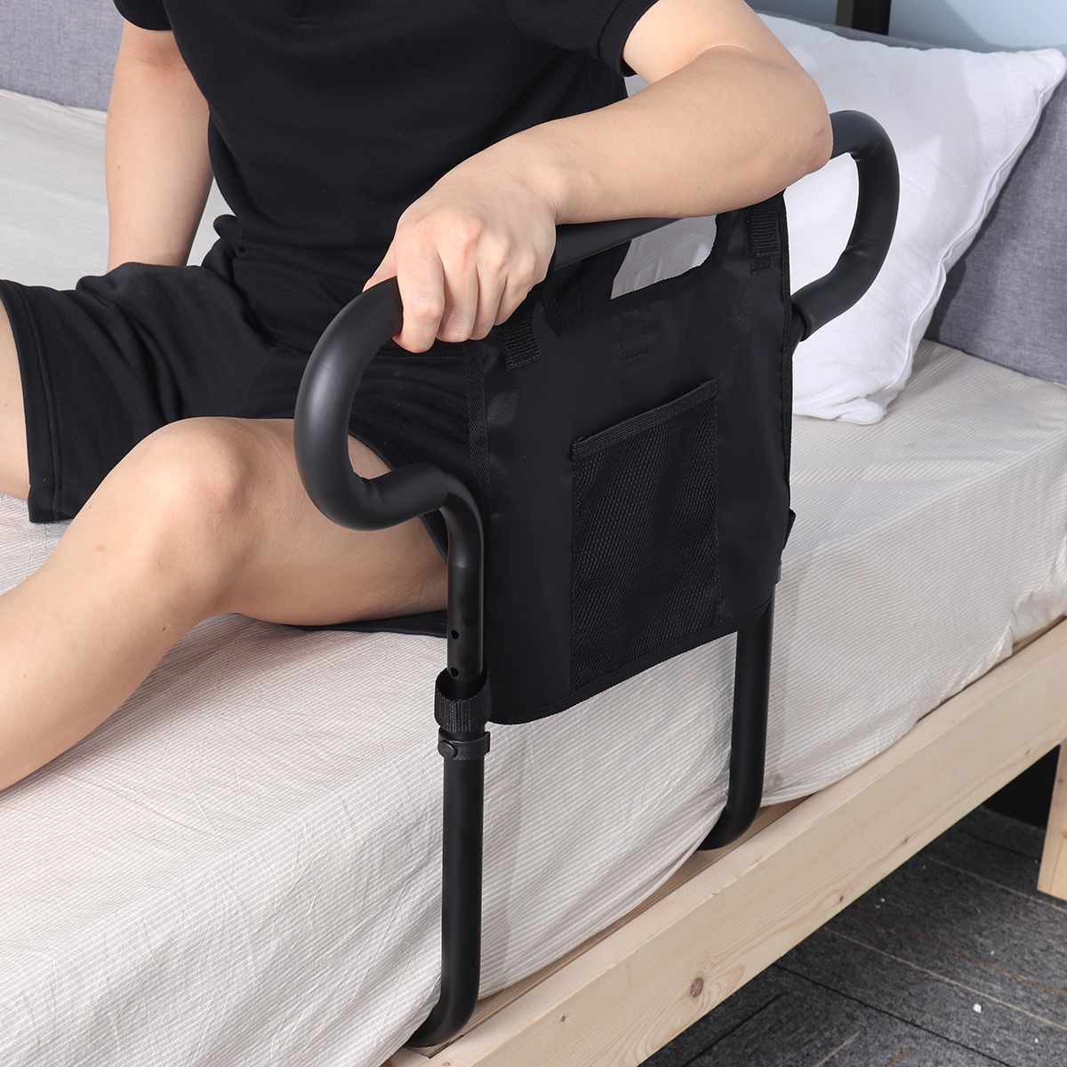 CareMate universelt sengehest til ældre med opbevaringslomme | Lersk