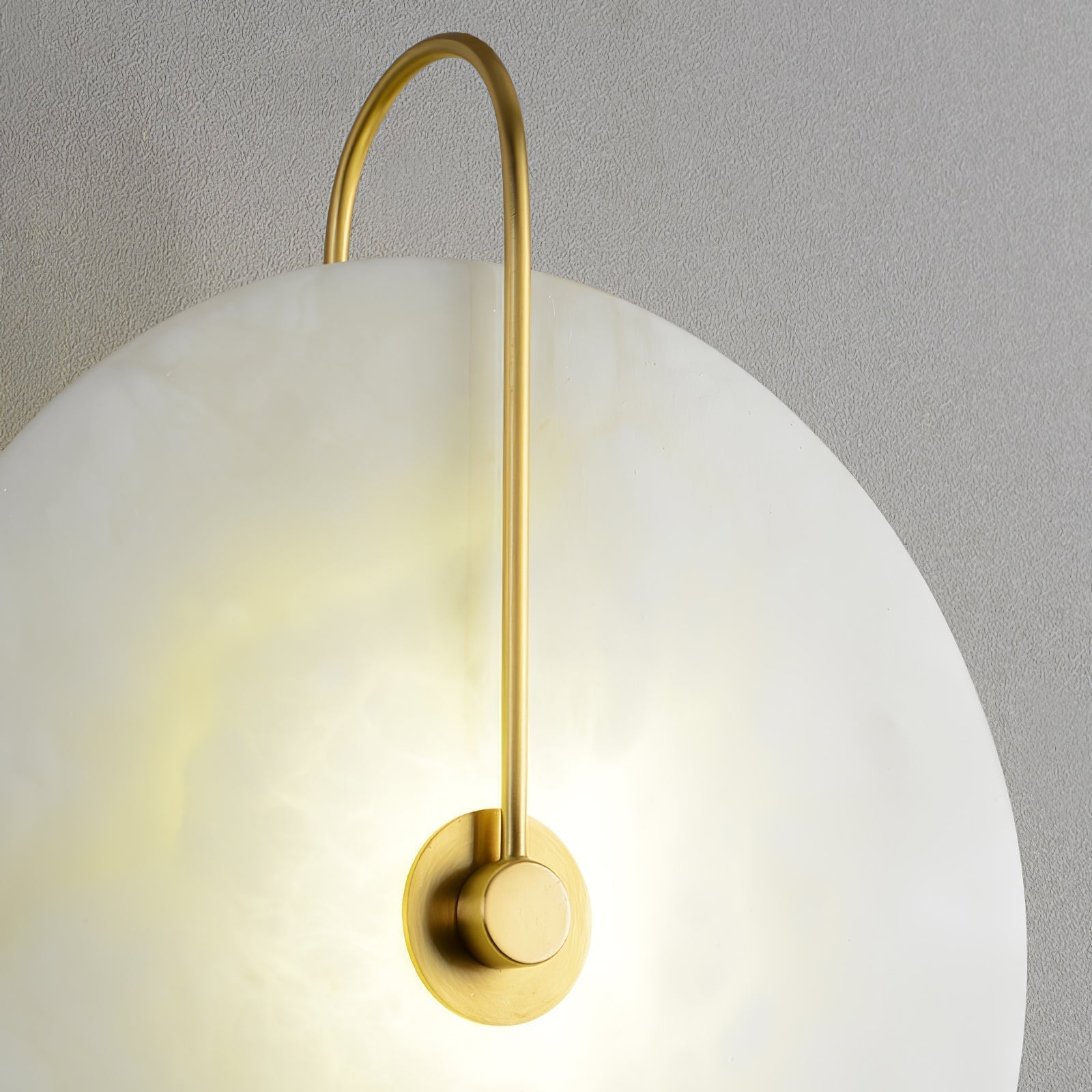 Alabastrové LED nástěnné světlo Disc s ambientním světlem pro obývací pokoje | Lersk