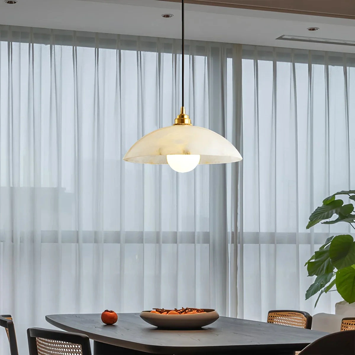 Lámpara colgante Dome Spanish Alabaster para comedor | Lersk