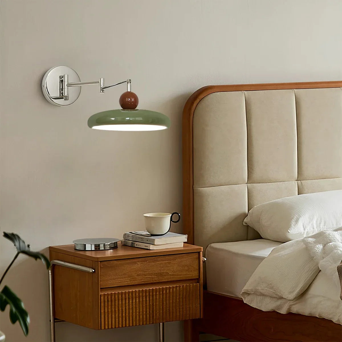Lámpara de pared con brazo ajustable y enchufe Lola | Lersk