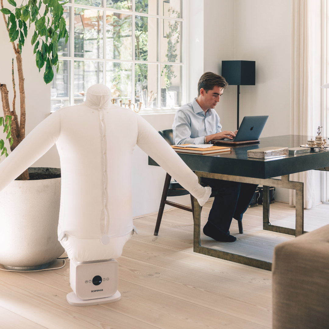 Macchina automatica per stirare i vestiti con aria calda a 360 gradi e funzionamento senza mani | Lersk