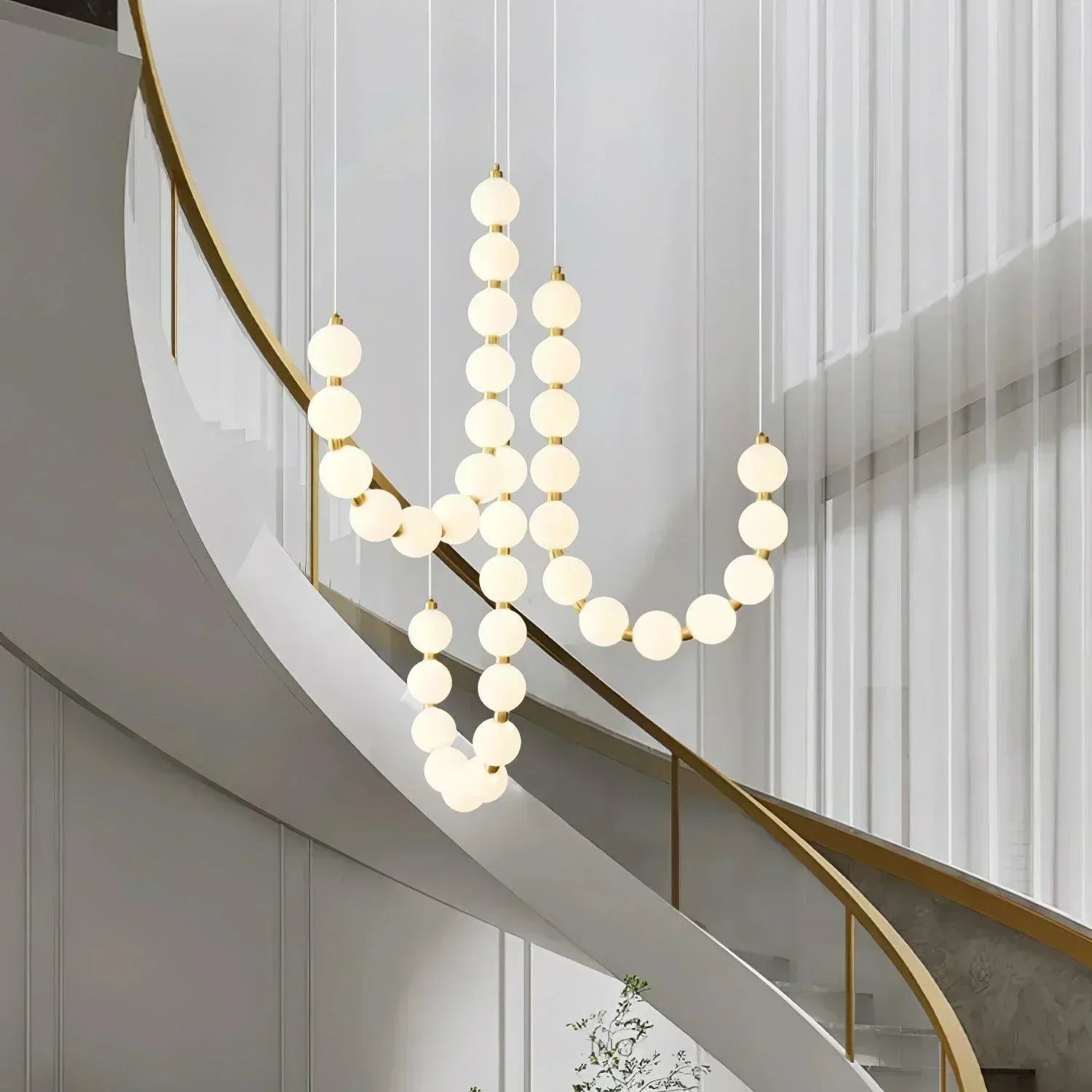 LustreNova Messing Halskette Kronleuchter für elegante Räume | Lersk