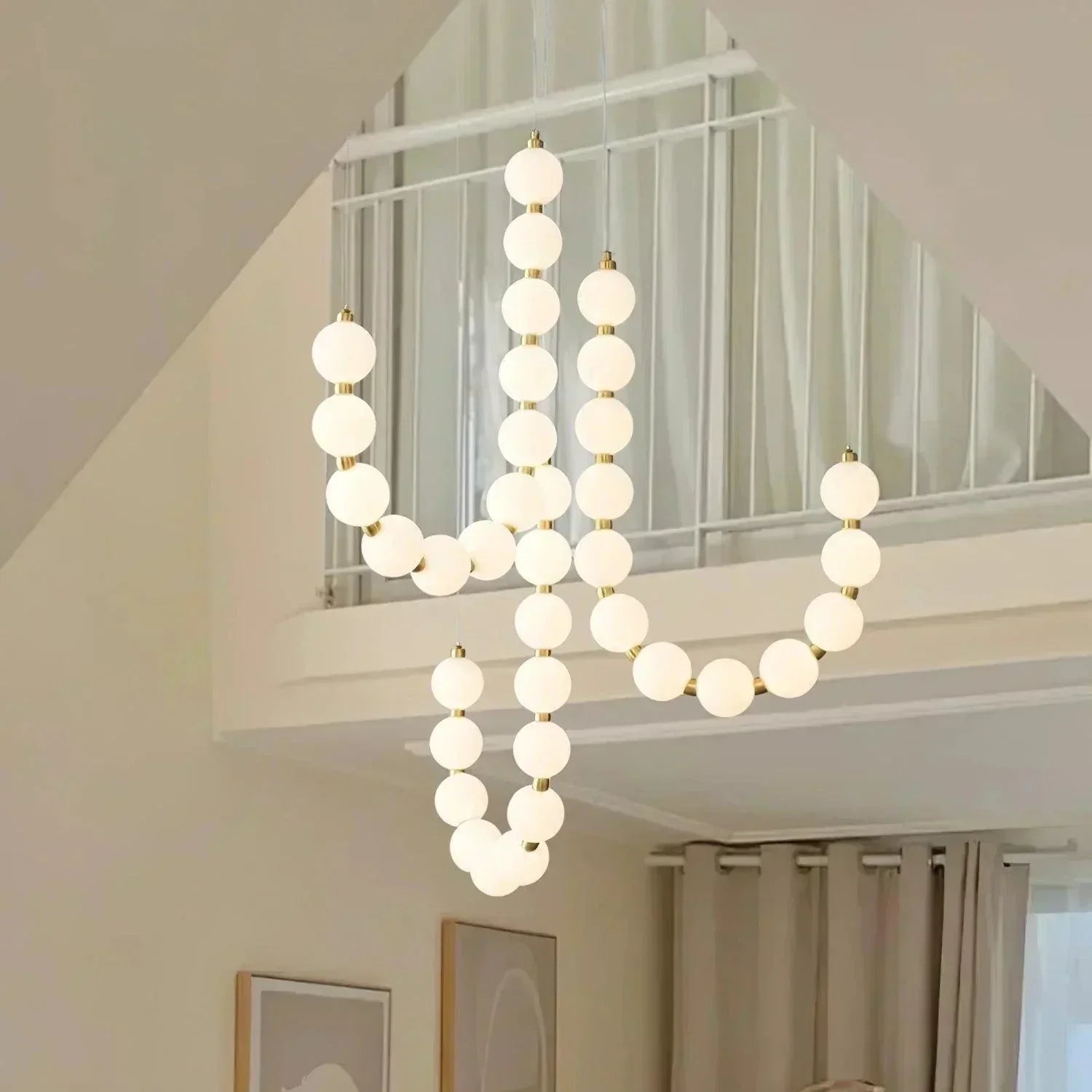 LustreNova Messing Halskette Kronleuchter für elegante Räume | Lersk