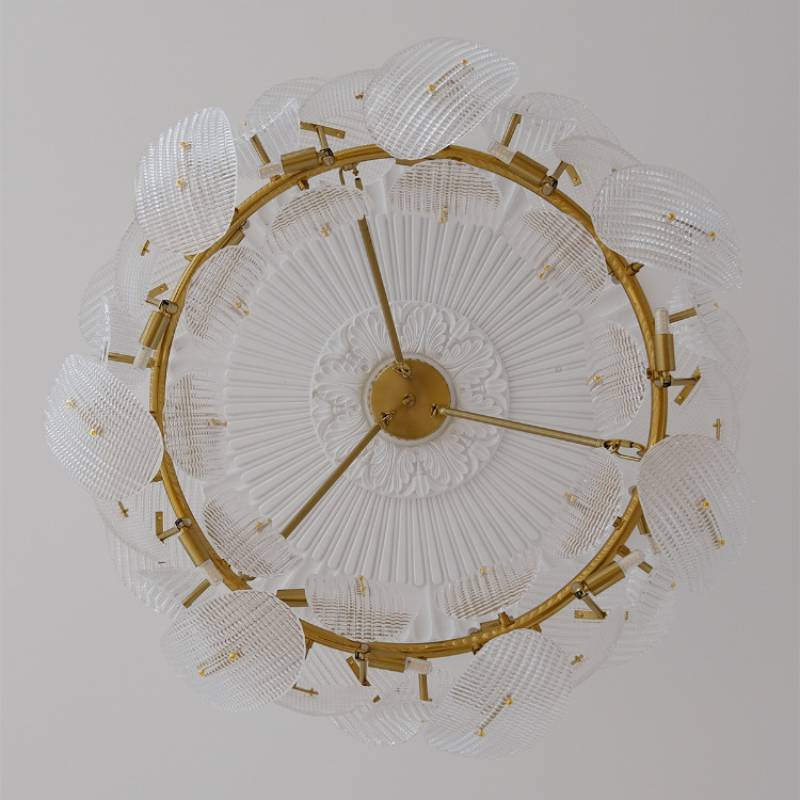 Moderner Glas-Blatt-Kronleuchter mit luxuriösem Gold-Finish | Lersk