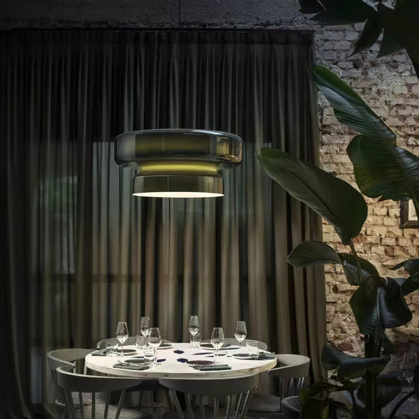 Závěsná lampa Nyara z foukaného skla s designem organické formy | Lersk