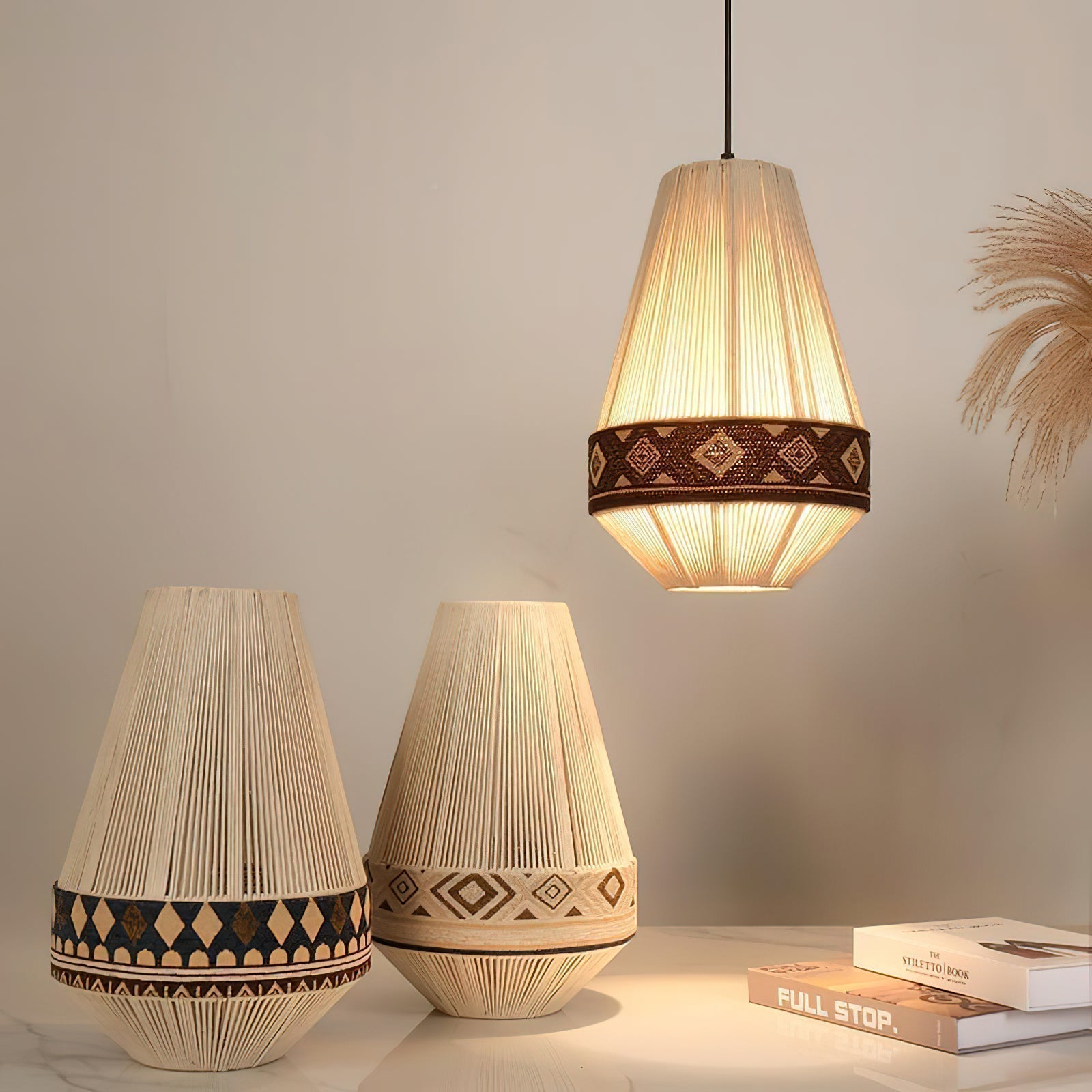 Závěsná lampa Astraea Boho s třásněmi a geometrickým vzorem | Lersk