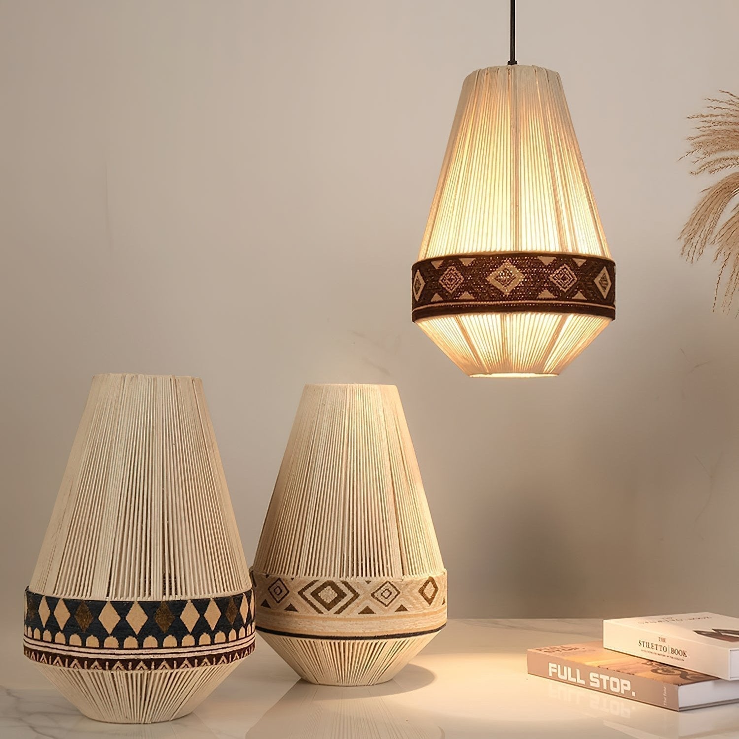 Závěsná lampa Astraea Boho s třásněmi a geometrickým vzorem | Lersk