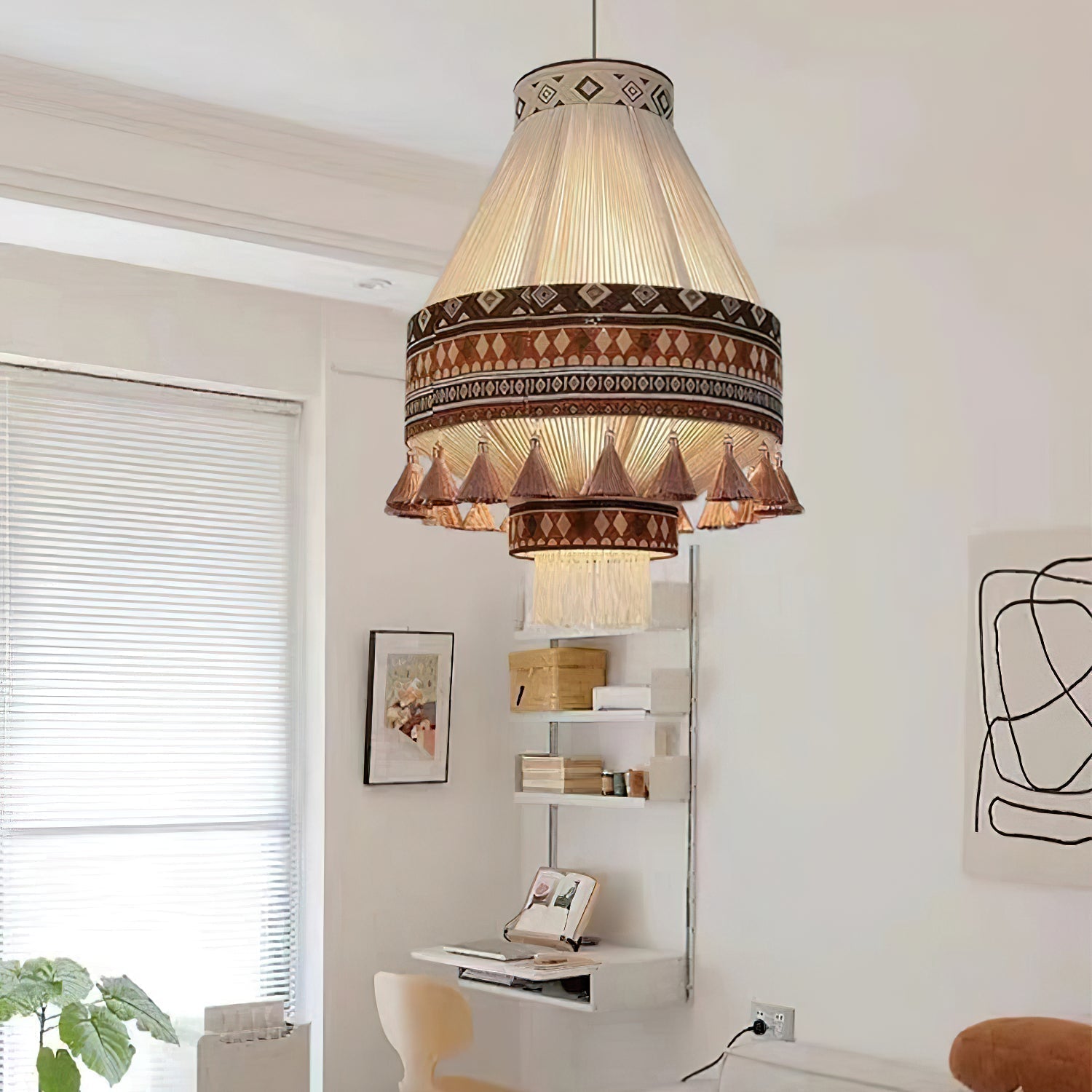 Závěsná lampa Astraea Boho s třásněmi a geometrickým vzorem | Lersk