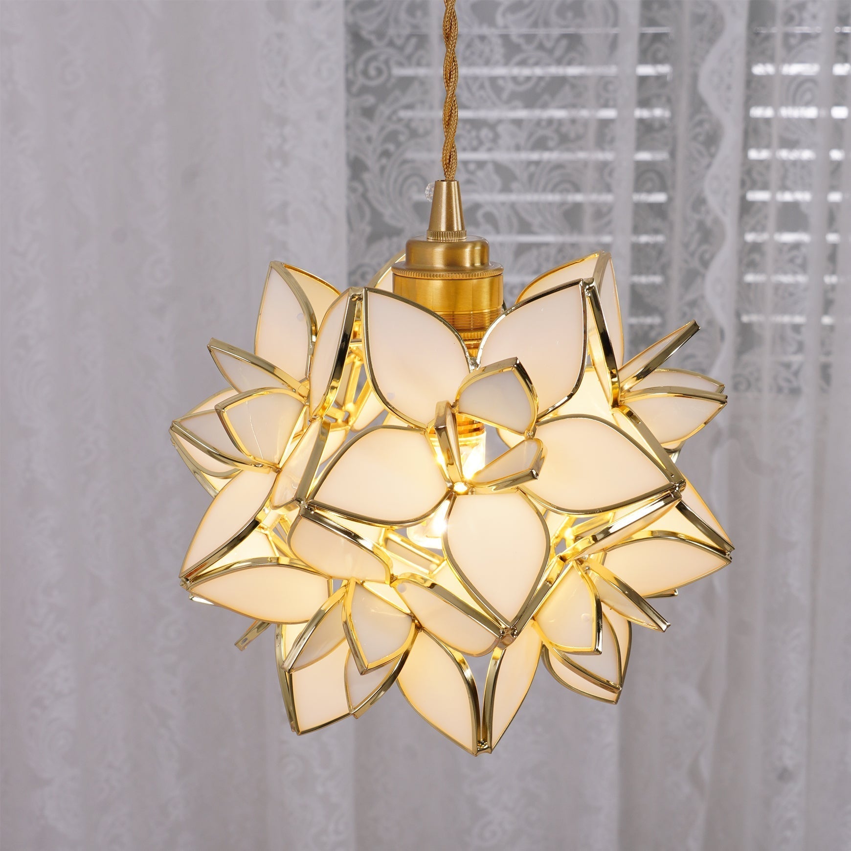 Capiz Pendant Lamp for Dining Table | Lersk