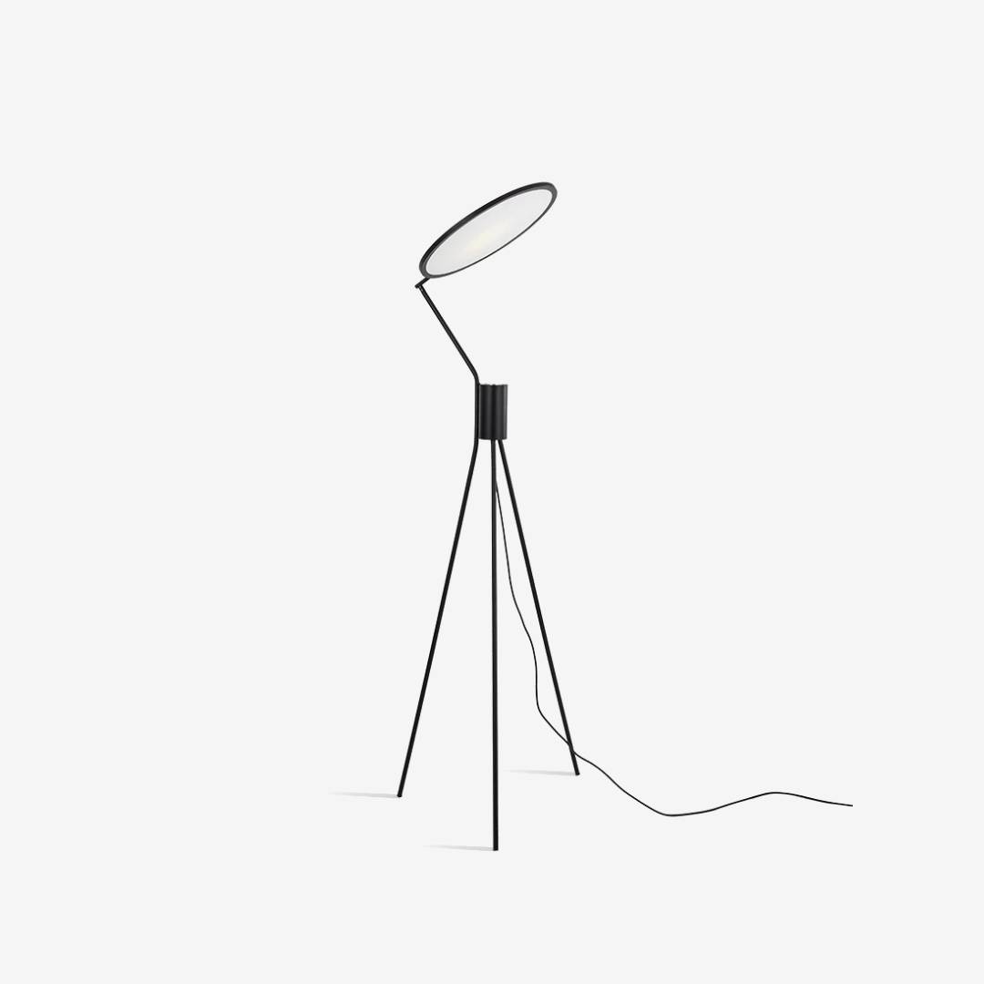 LED tripod gulvlampe til moderne stemningsbelysning i hjemmet | Lersk